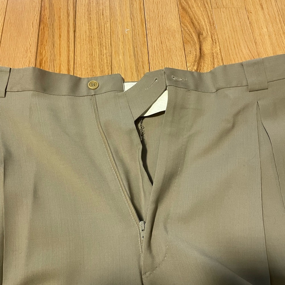 Giorgio Armani Men’s Beige Dress Pants Size 40