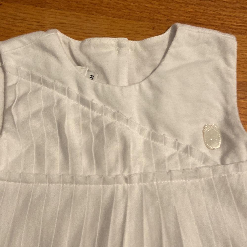 GIRLS Baby Dior white dress. Size 6 mos