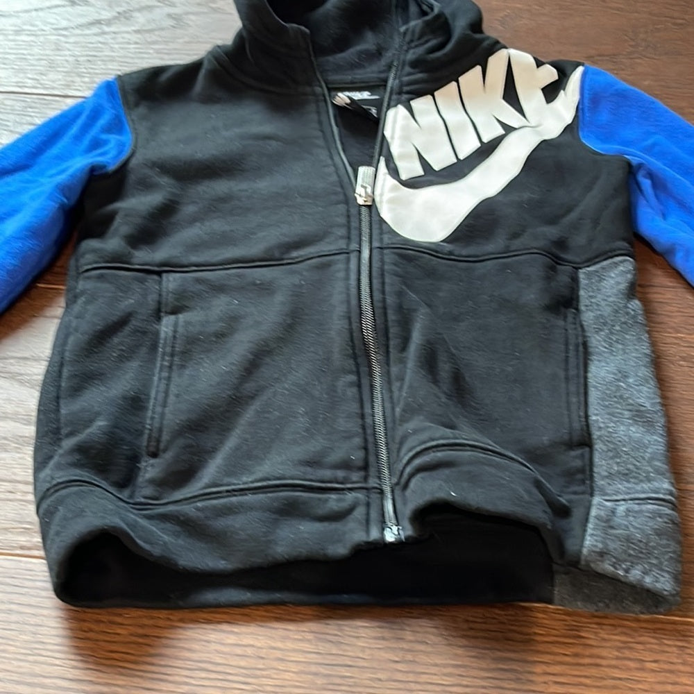 Nike Boys Zip Up Hooded Sweatshirt Size 5-6