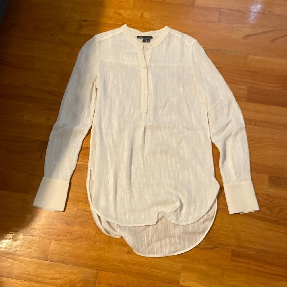 WOMEN’S Vince long sleeved top. Cream. Size 0