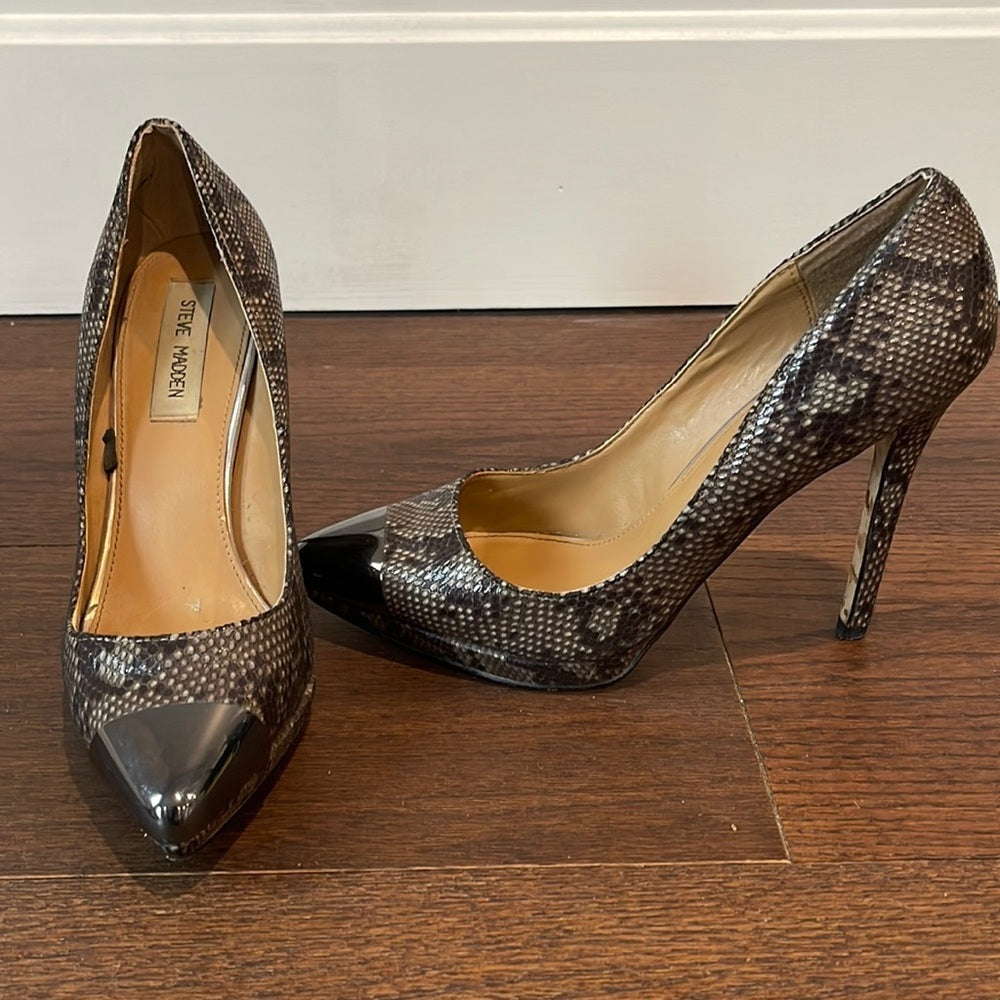 Steve Madden Women’s Snakeskin Pump Size 7.5