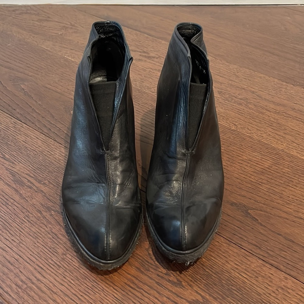 STUART Weitzman Black Leather Wedges Size 9