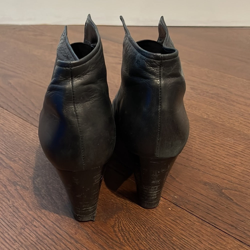 STUART Weitzman Black Leather Wedges Size 9