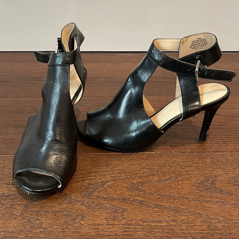 Nine West Women’s Black Sandals Size 7.5