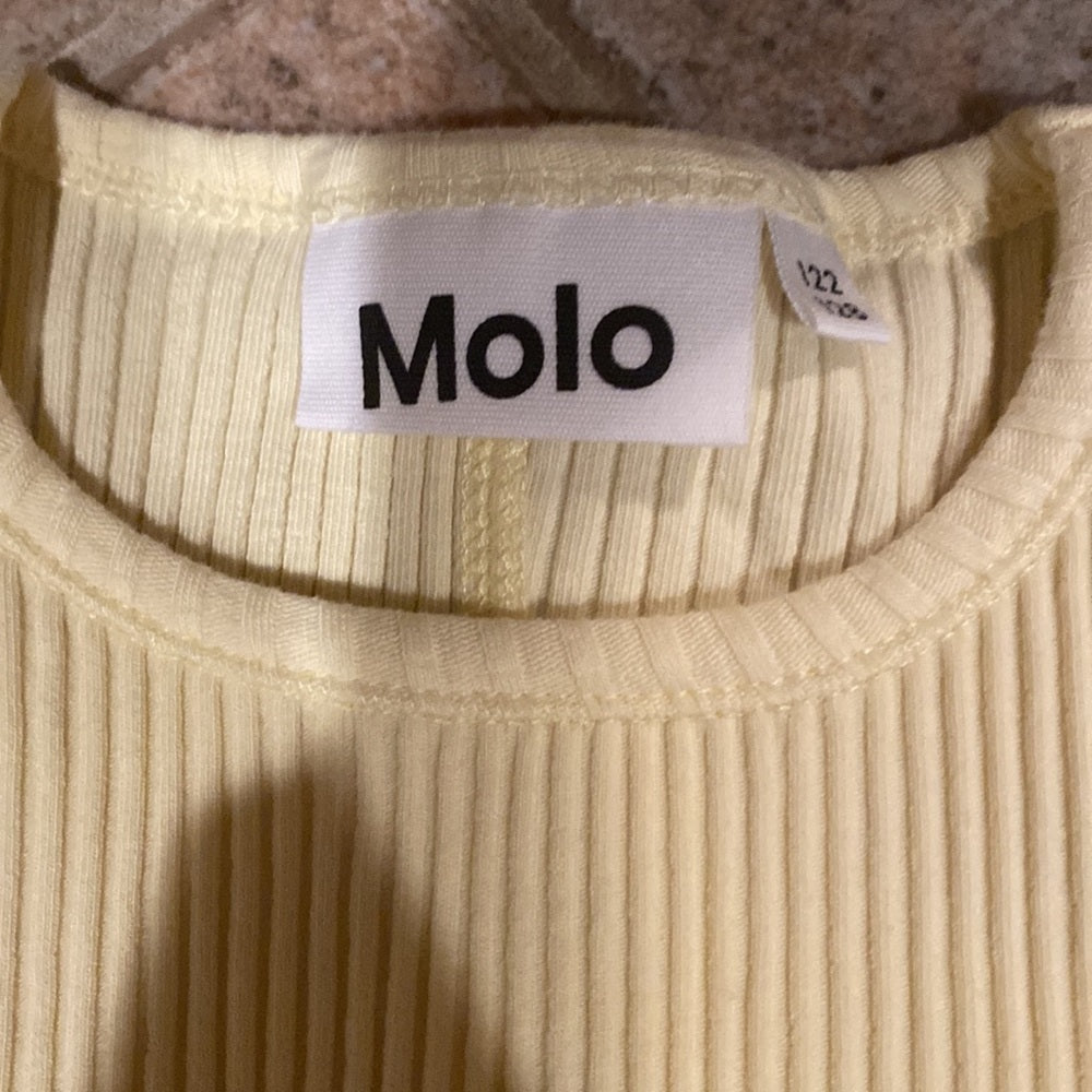 Molo kids light yellow stretchy long sleeve slim fit top size 5