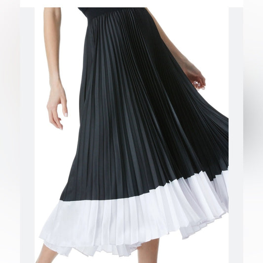 NWT Alice + Olivia Woman’s Black and White Striped Skirt Size 2