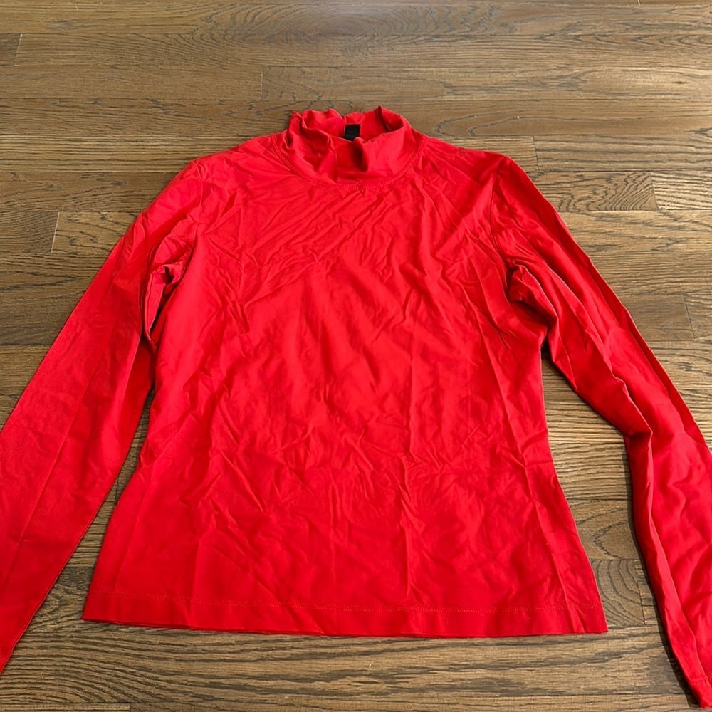 St. John Women’s Red Turtleneck - Size Medium