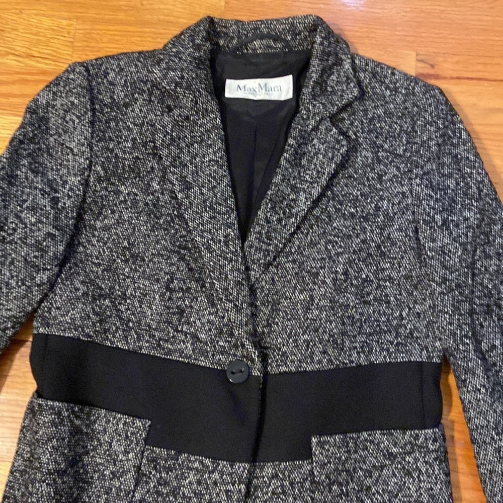 Women’s MaxMara jacket. Black/grey. Size 6