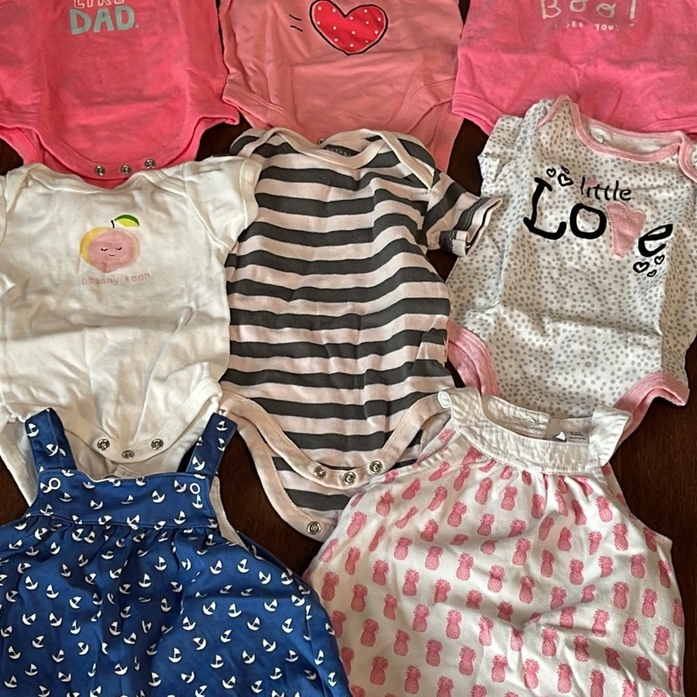 Girls Short Sleeve Onsies and 2 Bubbles Size 0-3 months