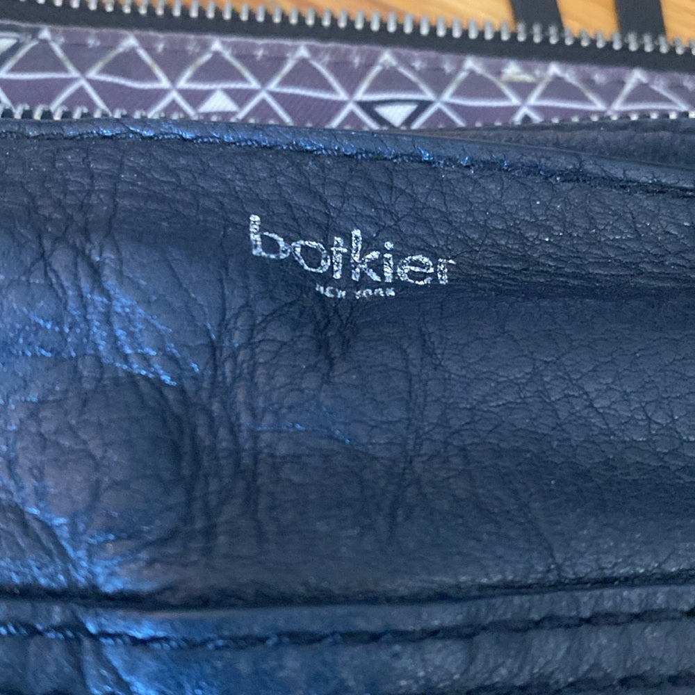 Botkier Women’s Black Shoulder Bag With Zipper Detailing OS