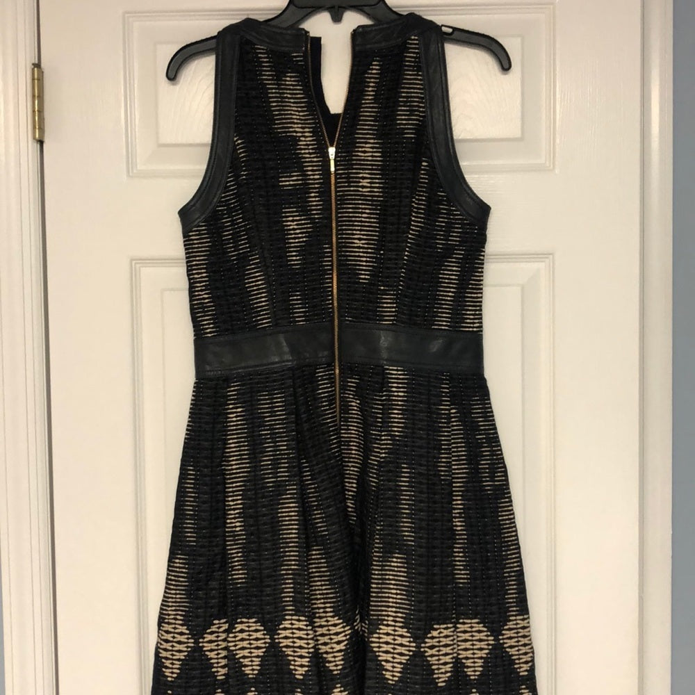 Rachel Roy Size 8 Navy & Beige Size 8