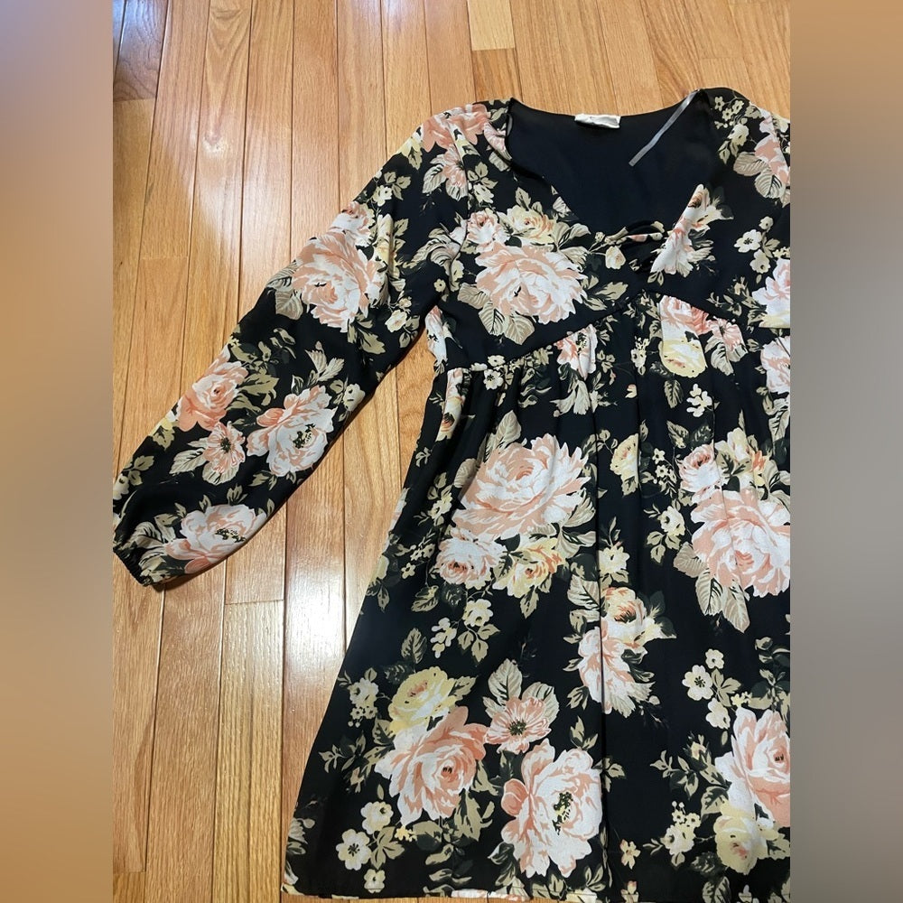 Sadie & Sage Black Rose Floral Dress Size Large