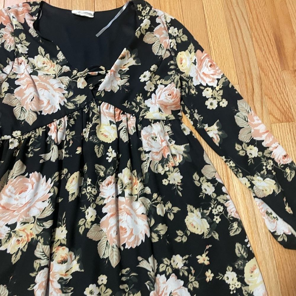 Sadie & Sage Black Rose Floral Dress Size Large