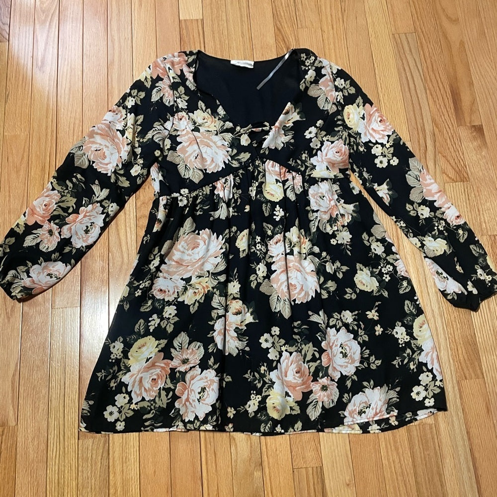 Sadie & Sage Black Rose Floral Dress Size Large