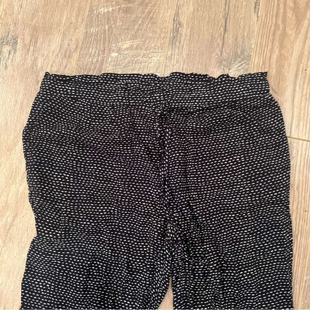 LILKA Woman’s Poka Dot Pants Size Medium