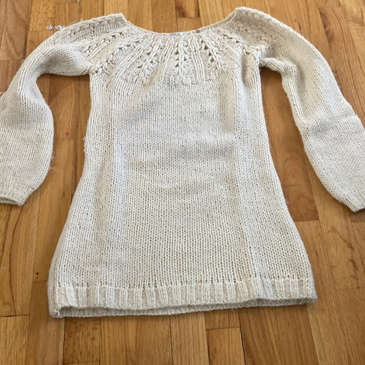 WOMEN’S Vince sweater. Cream. Size XS