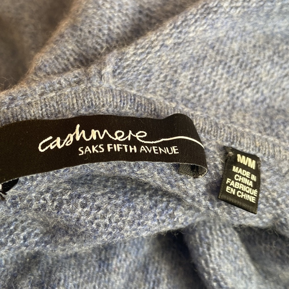 Women’s Saks Fifth Avenue Cashmere sweater. Blue. Size M