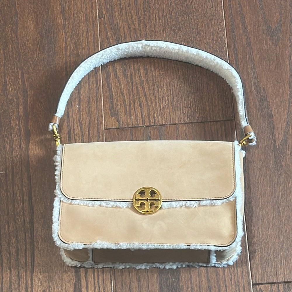 NWOT Tory Burch Chelsea Shearling Convertible Natural Shoulder Bag