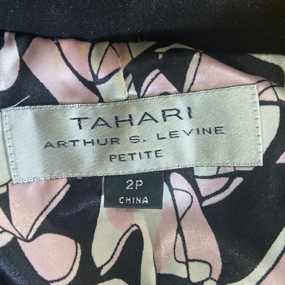 WOMEN’S Tahari blazer. Black. Size 2P