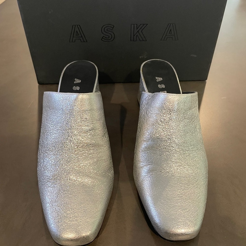 ASKA Women’s Mules Size 39/9