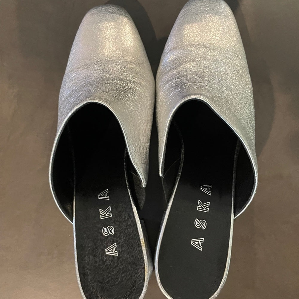 ASKA Women’s Mules Size 39/9