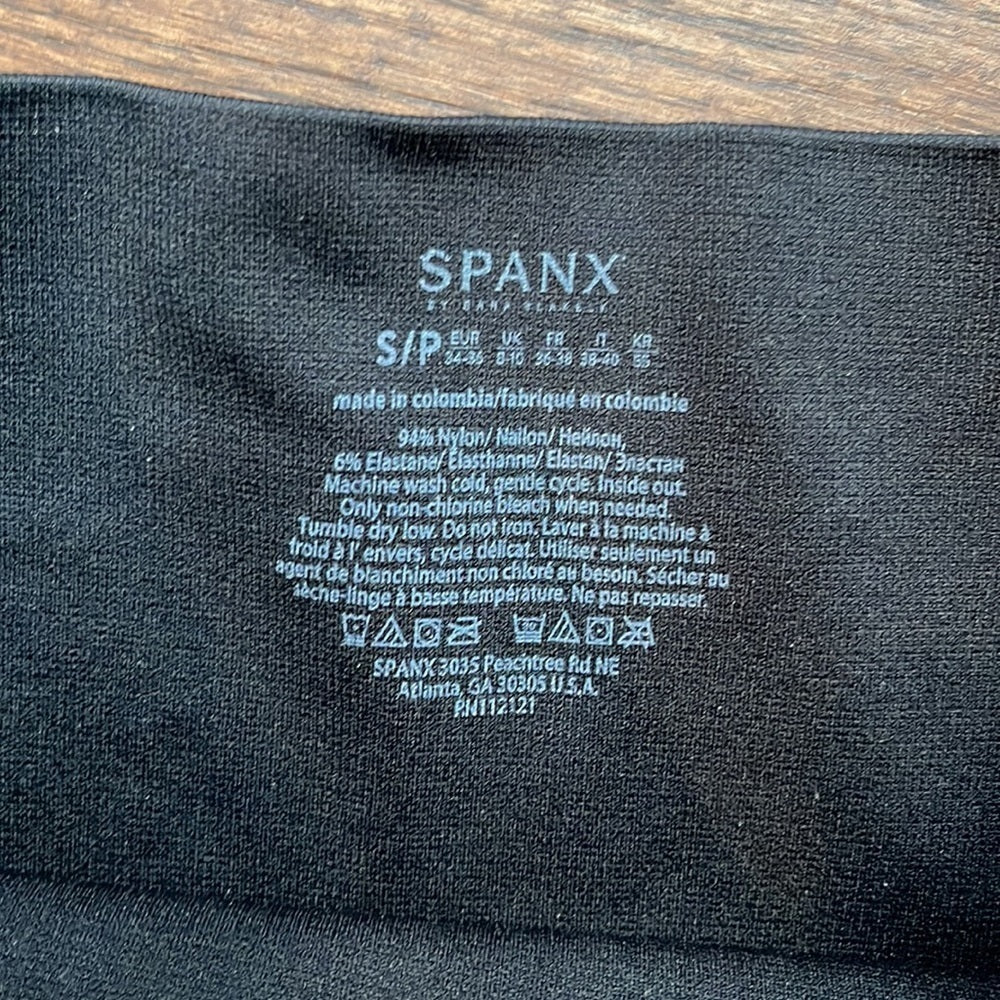 SPANX Black Cropped Leggings Size Small