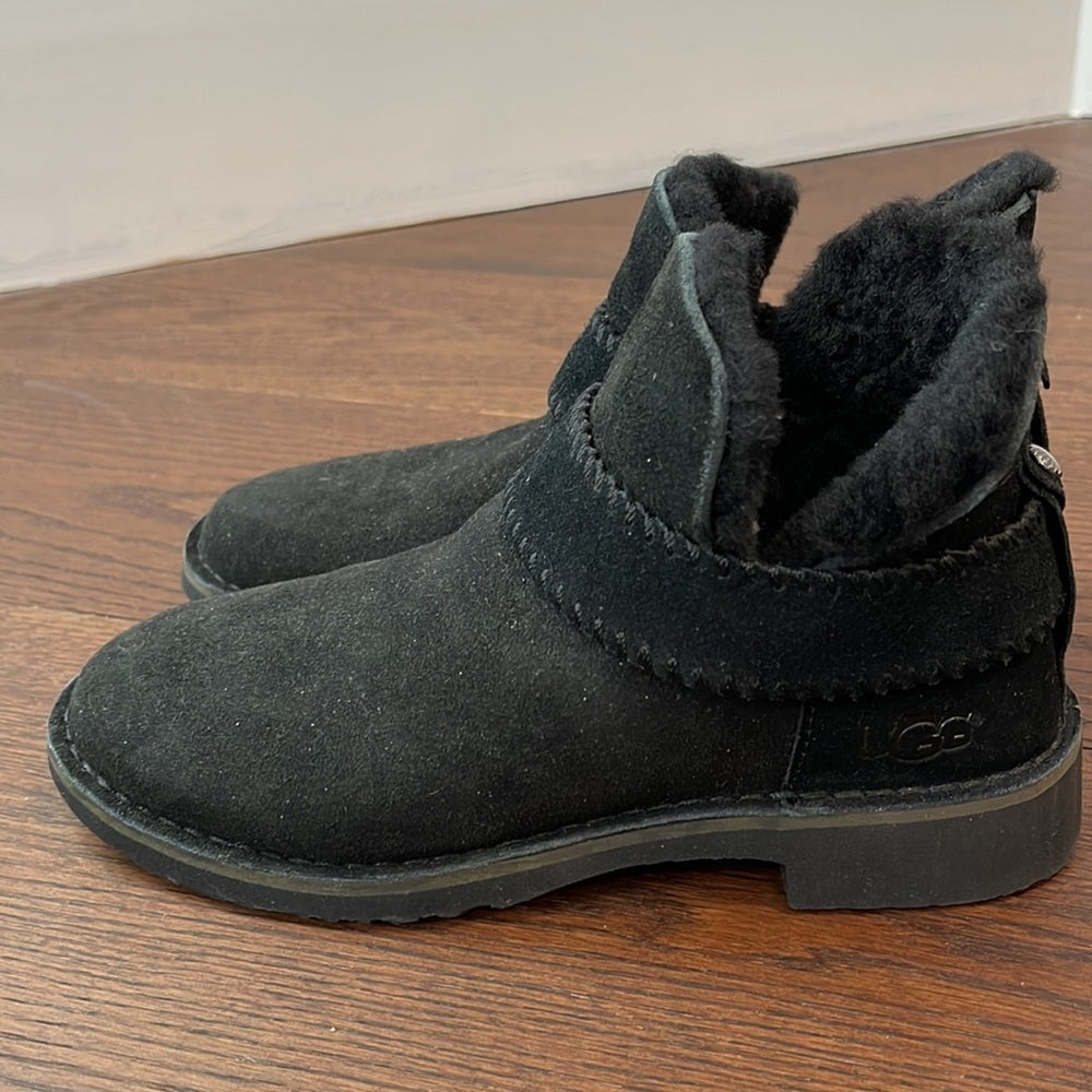 Women’s Black Ugg Booties Size 5.5