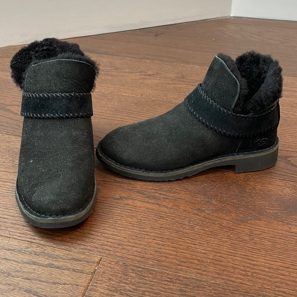 Women’s Black Ugg Booties Size 5.5