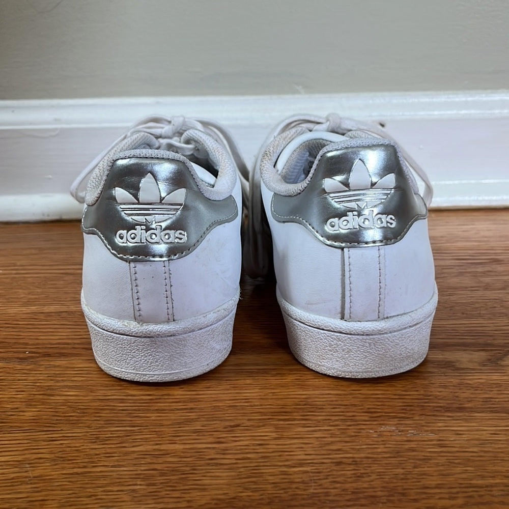 ADIDAS Superstars Sneakers Size 8