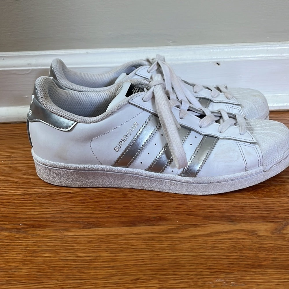 ADIDAS Superstars Sneakers Size 8