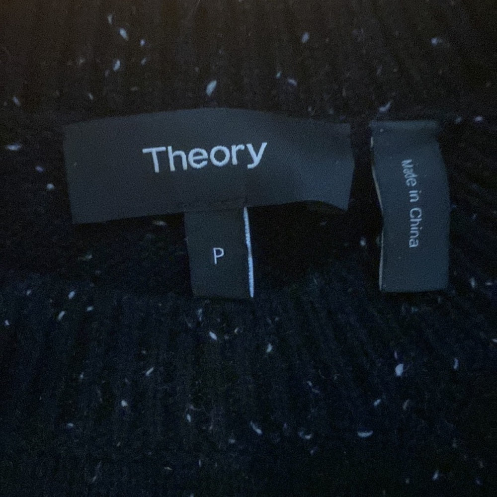 WOMEN’S Theory sweater. Black. Size P