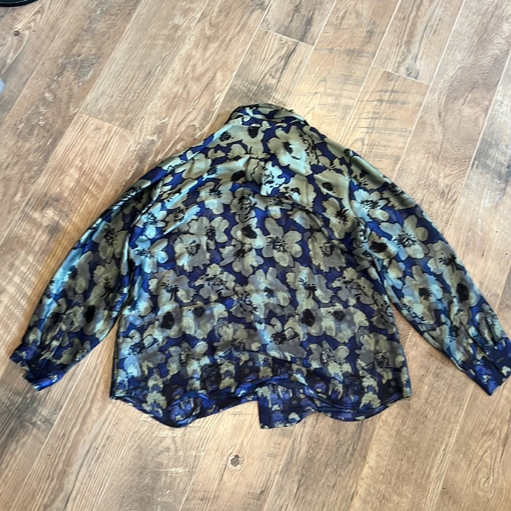 NWT Banana Republic Woman’s Blue and Green Blouse Size Extra Large