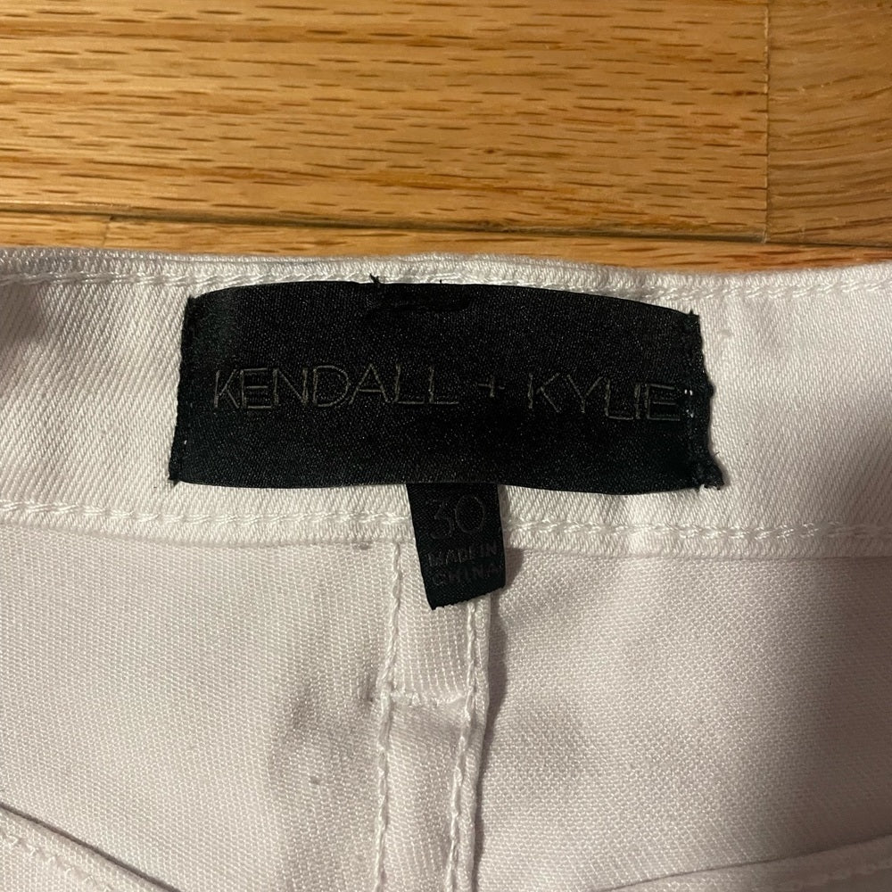 Kendall + Kylie White Straight Leg Jeans Size 30