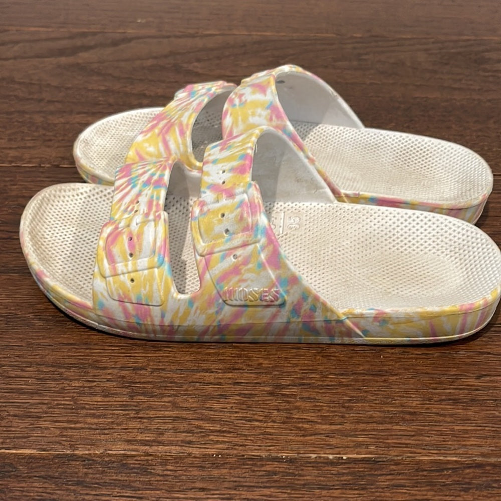 Freedom Moses Rainbow Tie Dye Sandals Size 34/35 4/5