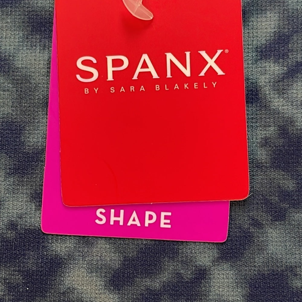 NWT Spanx Women’s Cropped Shape Leggings Size Small