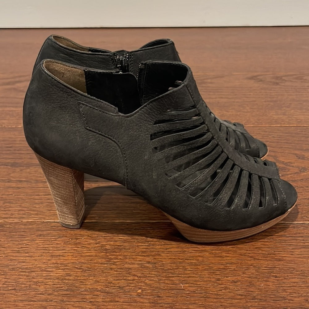 Paul Green Women’s Black Peep Toe With Opening Booties Size 5.5