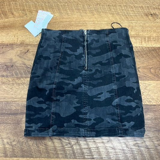 NWT Free People Women’s Black Camo Denim Skirt Size 0