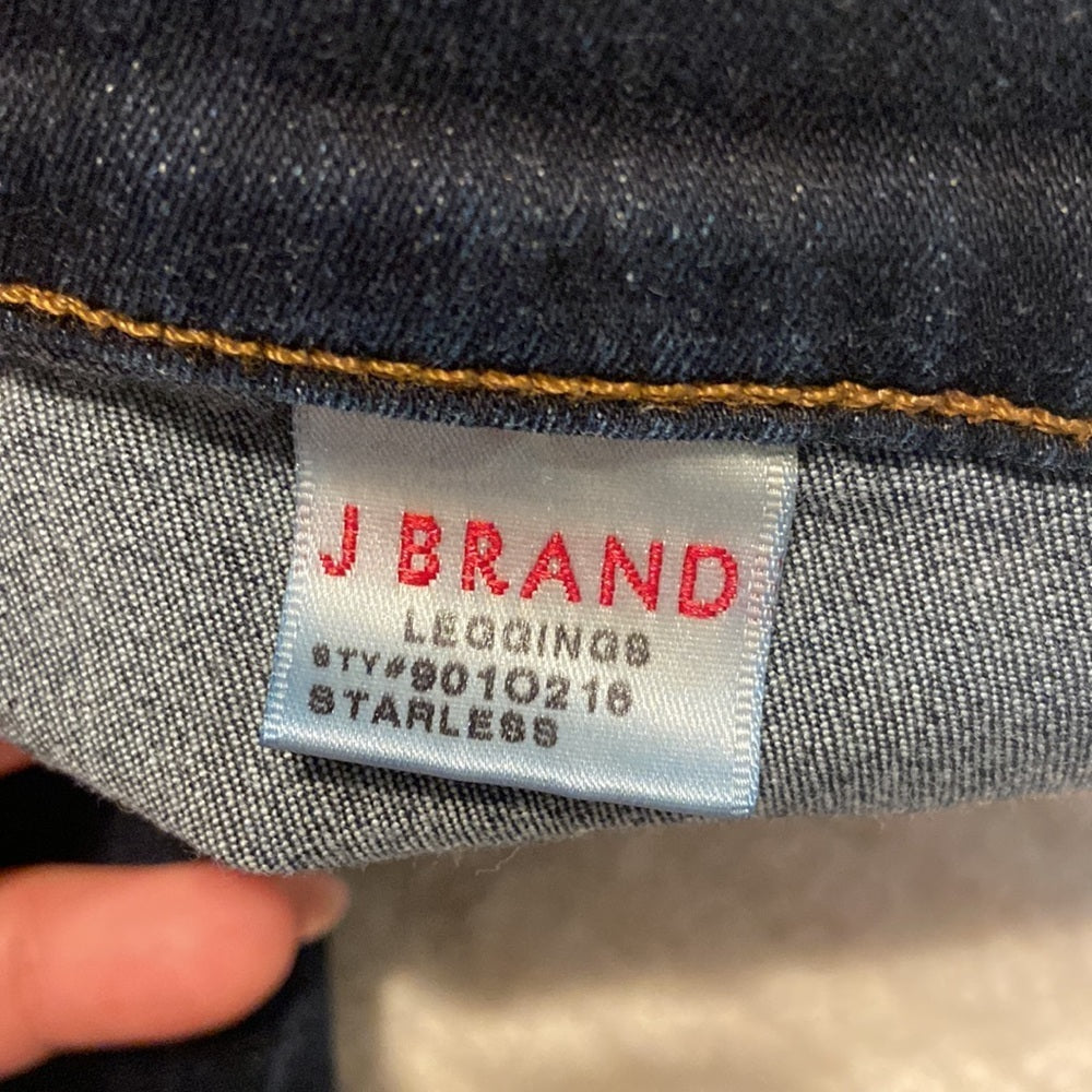 Women’s J Brand jeans. Blue. Size 27