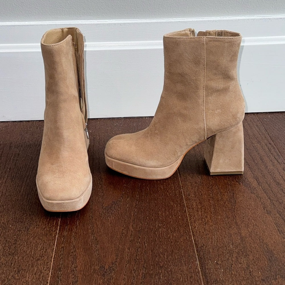 Dolce Vita Women’s Ulyses Tan Suede Boots Size 7