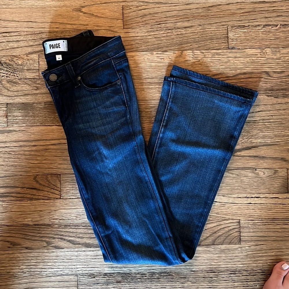 WOMEN’S PAIGE flared blue jeans Size 24