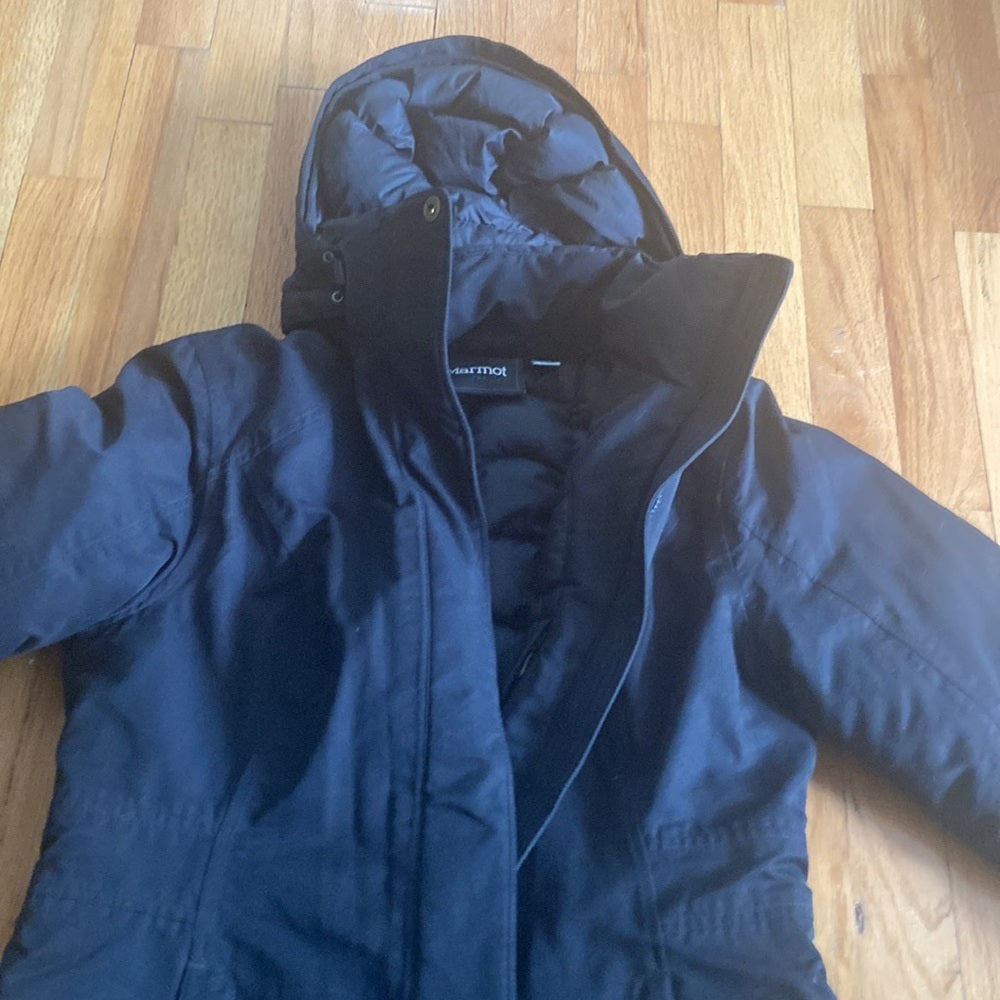 Women’s Marmot jacket. Black. Size S