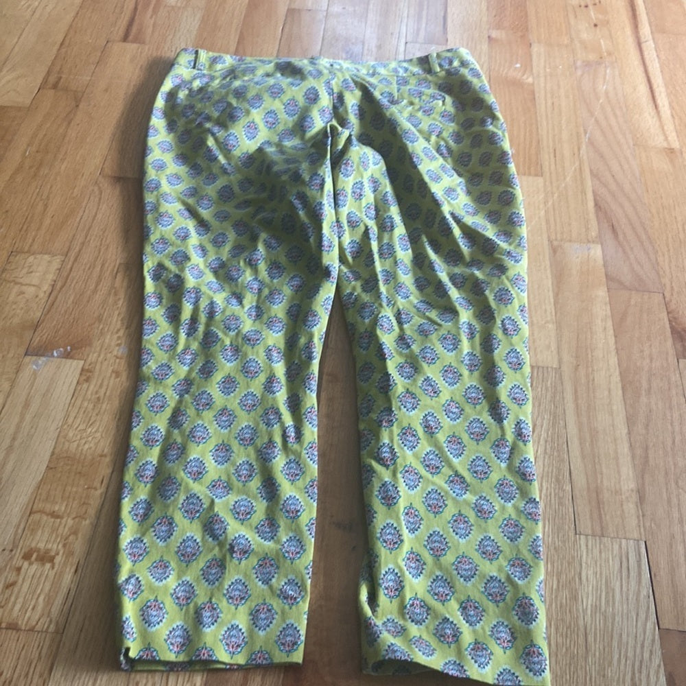 WOMEN’S Banana Republic pants. Yellow. Size 8