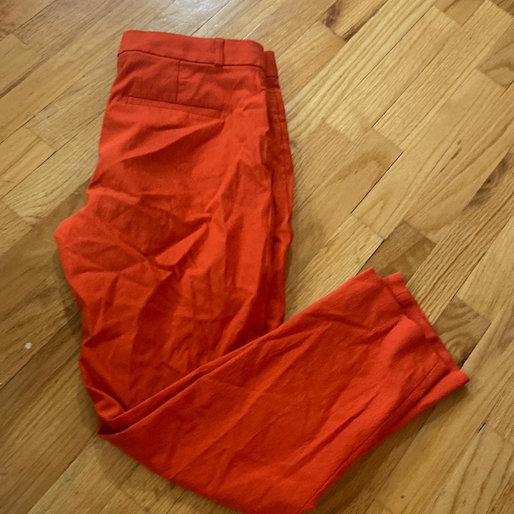 WOMEN’S Banana Republic pants. Orange. Size 8