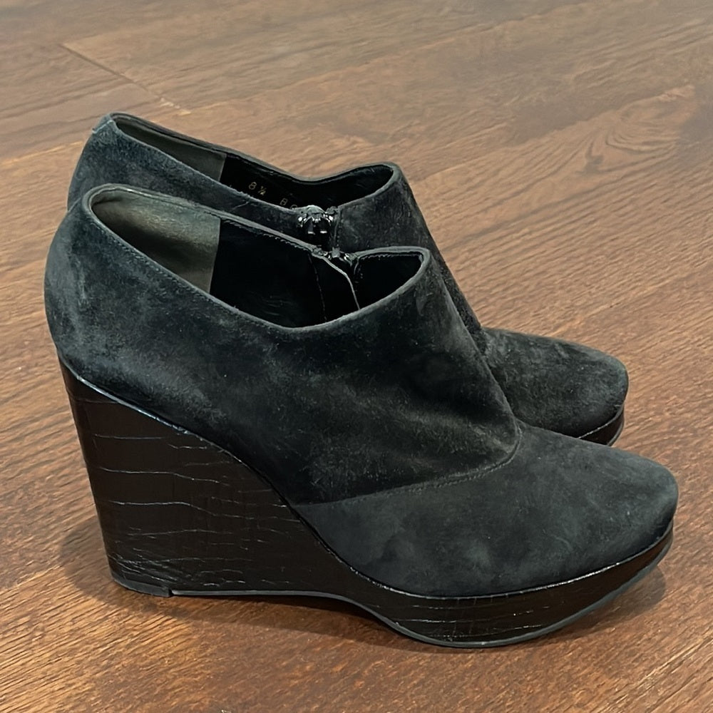 Robert Clergerie Black Suede Booties Size 8.5