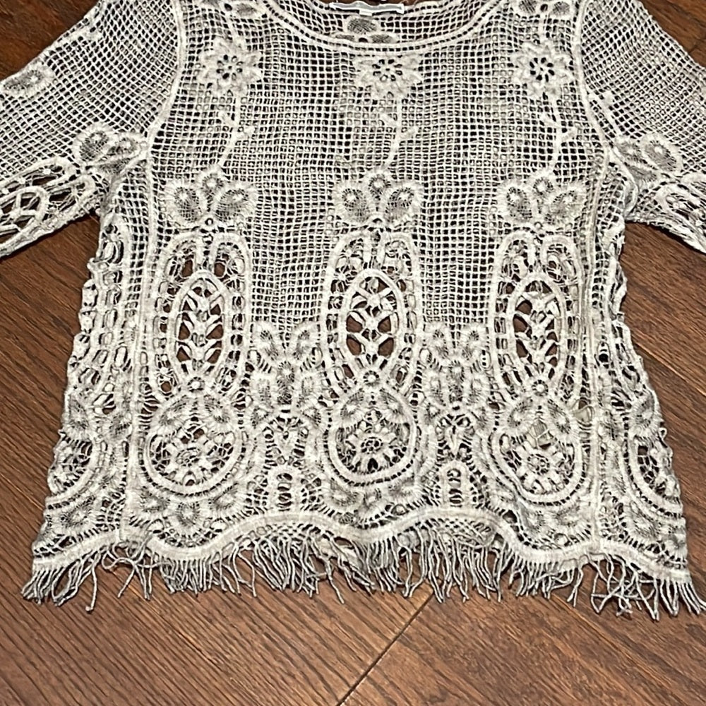 LIQUID by Sioni Grey Crochet Top Size XS/S NWT