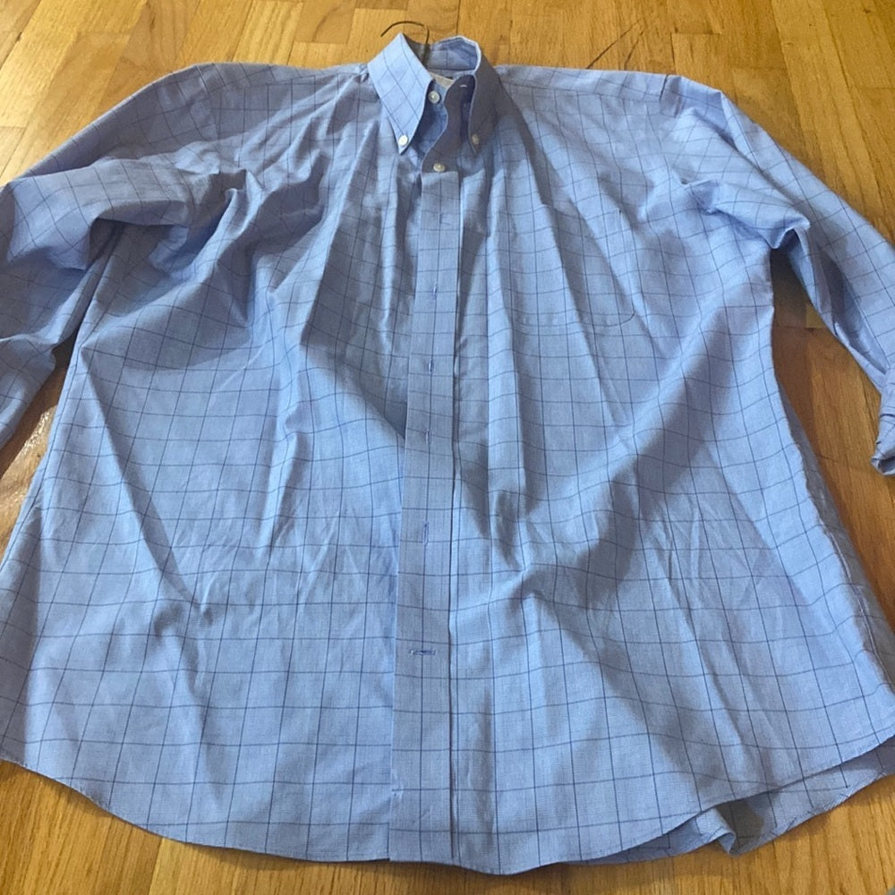 Men’s Kirkland Signature button down shirt. Blue. Size L