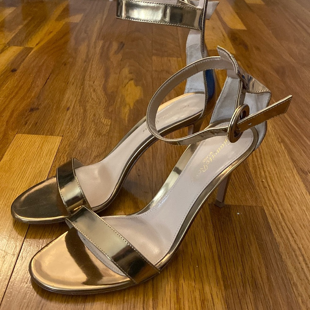 Gianvito Rossi Women’s Gold Metallic Heels Size 37.5