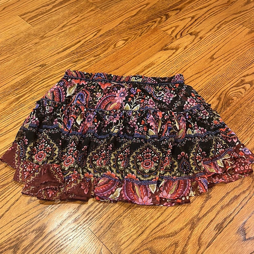 MISA Woman’s Printed Skirt Size M