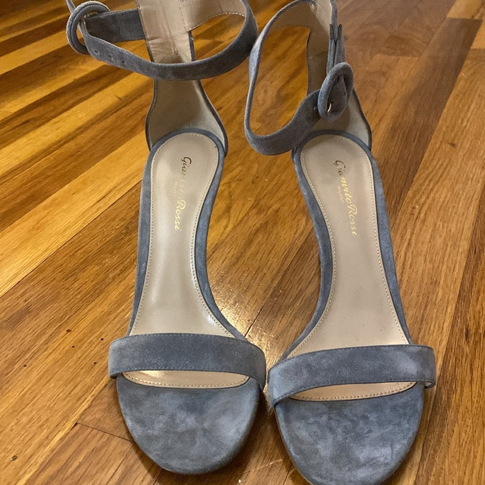 Gianvito Rossi Women’s Gray Heels Size 37