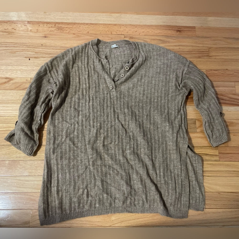 Intimately Beige V-Neck Sweater Size Small